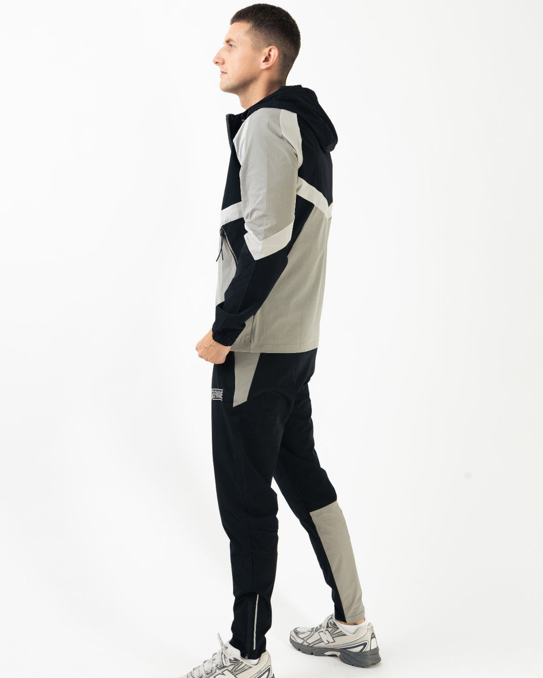 Momentum Windbreaker Black/Grey